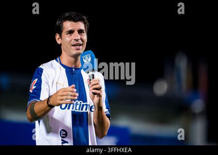 Álvaro Morata alla presentazione come nuovo giocatore del CD Leganés. Álvaro Morata durante la sua presentazione come nuovo giocatore del CD Leganés all'Estadio Ontime Butarque il Augu Foto Stock