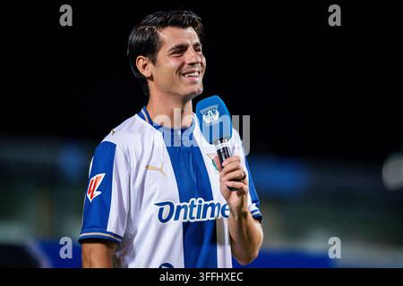 Álvaro Morata alla presentazione come nuovo giocatore del CD Leganés. Álvaro Morata durante la sua presentazione come nuovo giocatore del CD Leganés all'Estadio Ontime Butarque il Augu Foto Stock