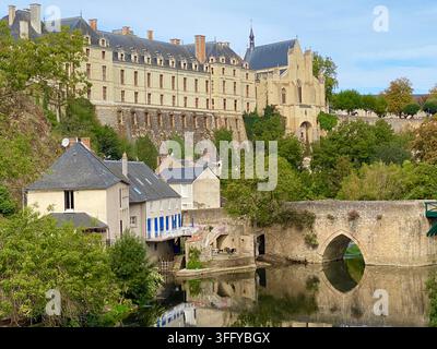 Castello di Thouars Francia Foto Stock