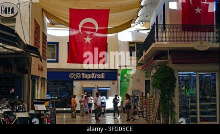 Una filiale della banca Yapi Kredi a Bodrum, Turchia. Foto Stock