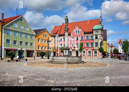 Mindelheim, vecchia città medievale colorata nella regione dell'Allgäu, Bavaria, Germania Foto Stock