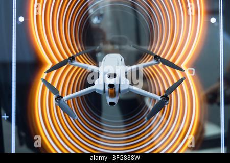 Un drone antigravitazionale alla fiera commerciale IFA al centro espositivo di Berlino il giorno dell'apertura, il 4 settembre 2026. L'IFA si terrà nel 2026 a partire da Foto Stock