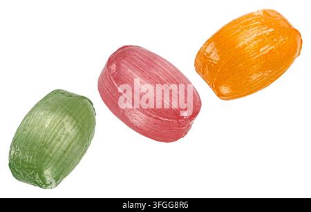 Caramelle Bonbons isolate su sfondo bianco con profondità di campo totale Foto Stock