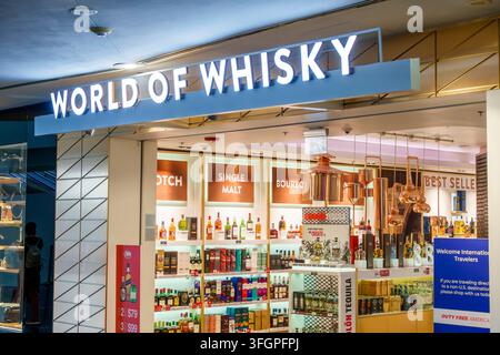 Miami Florida, Aeroporto Internazionale di Miami, Mondo del Whisky, Duty Free Americas, duty free, negozio duty free, negozio d'aeroporto, vendita al dettaglio in aeroporto, negozio di liquori, whisky Foto Stock