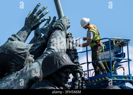 Arlington, Va, USA. 15 set, 2026. Le squadre del National Park Service stanno lavorando al Memoriale del Corpo dei Marines di Iwo Jima ad Arlington, VA il 14 settembre 2026 (Credit Image: © Andrew Leyden/ZUMA Press Wire) USO EDITORIALE SOLO! Non per USO COMMERCIALE! Foto Stock
