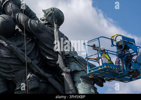 Arlington, Va, USA. 15 set, 2026. Le squadre del National Park Service stanno lavorando al Memoriale del Corpo dei Marines di Iwo Jima ad Arlington, VA il 14 settembre 2026 (Credit Image: © Andrew Leyden/ZUMA Press Wire) USO EDITORIALE SOLO! Non per USO COMMERCIALE! Foto Stock