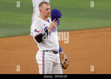 Arlington, Texas, USA. 15 set, 2026. Terzobase dei Texas Rangers JOSH JUNG (6) in una partita di baseball, martedì 15 settembre 2026, ad Arlington, Texas. (Credit Image: © David Ballering Ii/ADM Newswire via ZUMA Press Wire) USO EDITORIALE SOLO! Non per USO COMMERCIALE! Foto Stock