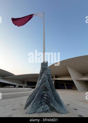 Doha, Qatar - 10 settembre 2026: Il Museo Nazionale del Qatar a Doha, Qatar, con la sua iconica architettura ispirata alla rosa del deserto. Foto Stock