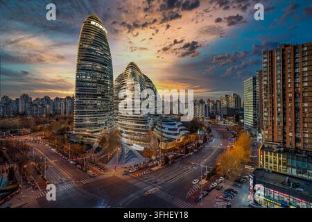Panorama del tramonto della città di Wangjing SOHO a Pechino, Cina Foto Stock