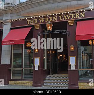 Il Wren Tavern si trova in Watling Street all'ombra della Cattedrale di San Paolo.    È chiamato in tributo a Sir Christopher Wren; l'architetto di Foto Stock