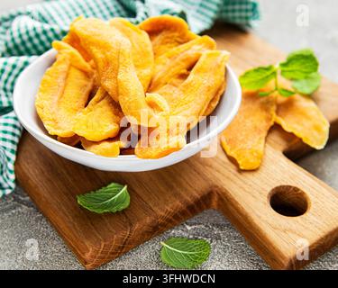 Secchi fette di mango Foto Stock