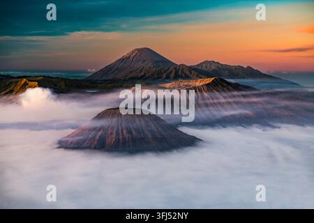 Vulcani, vulcano, Bromo, Batok, Semeru, Parco nazionale di Bromo Tengger Semeru, Giava, Indonesia Foto Stock