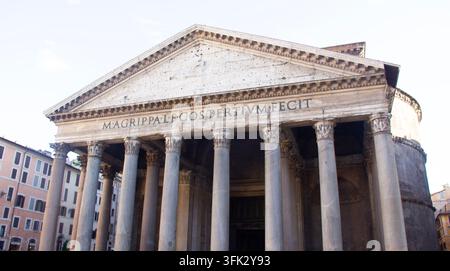 la grande basilica monumentale del Pantheon di Roma Foto Stock