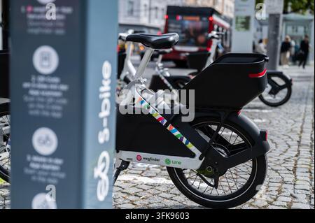 Immagine tematica S-Bike Salisburgo. S-Bike è il nuovo sistema di sharing di e-bike per Salisburgo. Completa il trasporto pubblico ed è adatto per brevi viaggi e viaggi flessibili all'interno della città di Salisburgo. 20.09.2026. // Immagine promozionale per S-Bike Salisburgo. S-Bike è il nuovo sistema di sharing di e-bike per Salisburgo. Completa il trasporto pubblico ed è adatto per brevi viaggi e viaggi flessibili all'interno della città di Salisburgo. 20 settembre 2026. Foto Stock