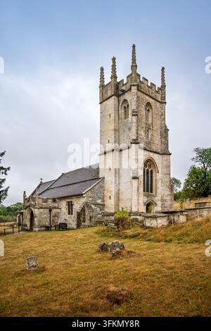 La chiesa storica di St Giles, classificata di Grado I, l'unico edificio completo sopravvissuto nel villaggio abbandonato di Imber sulla Salisbury Plain, Regno Unito Foto Stock
