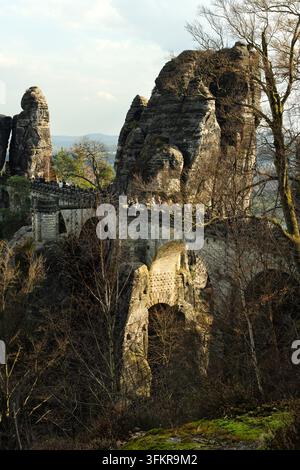 Lohmen, Germania - 23 marzo 2026: Ponte storico di Bastei nella Svizzera Sassone, Germania Foto Stock