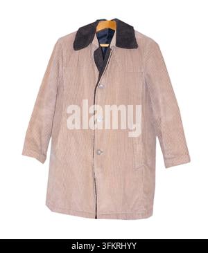 Cappotto di cotone beige da uomo su sfondo bianco. Foto Stock