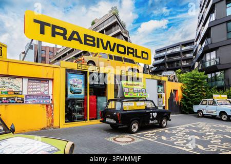 BERLINO, GERMANIA - 20 SETTEMBRE 2026. Trabi World Zimmerstrasse Mitte. Foto Stock