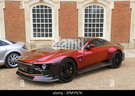 Aston Martin Valour (2024), Concours of Elegance 2026, Hampton Court Palace, Londra, Regno Unito, Europa Foto Stock