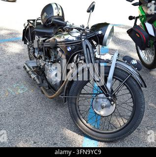Udine, Italia. 22 giugno 2025. BMW R5, motocicletta vintage degli anni '40 del costruttore tedesco, durante un raduno di motociclette. Foto Stock