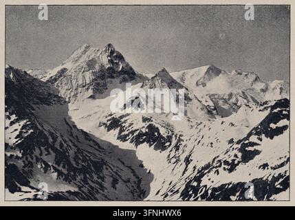Montagne innevate, vette alpine maestose, vasto paesaggio naturale, stampa mezzotinta del XIX secolo. Foto Stock