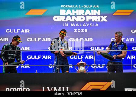 Kuala Lumpur, Malesia. 04 ott., 2026. Podio della gara durante il Gran Premio del Golfo del Bahrein di Formula 1 in Malesia 2026 al Sepang International Circuit a Sepang, Malesia. Gara 16 su 23 del Campionato del Mondo di Formula 1 della FIA 2026, che si è tenuto dal 2 al 4 ottobre 2026. La gara è stata spostata dal Bahrein alla Malesia e si è svolta al Sepang International Circuit, il 4 ottobre 2026, a Kuala Lumpur, Malesia. Foto di Alessio De Marco/ABACAPRESS.COM Credit: Abaca Press/Alamy Live News Foto Stock