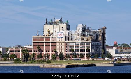 Jacksonville, Stati Uniti - 28 ottobre 2026: Veduta aerea della fabbrica di Maxwell House Coffee, con architettura in mattoni rossi e macchinari industriali Foto Stock