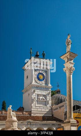 Torre dell'Orologio, torre dell'orologio alla Loggia di San Giovanni, Piazza della Liberta, Udine, regione Friuli-Venezia Giulia, Italia Foto Stock
