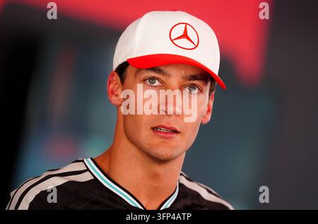 Foto d’archivio datata 10-09-2026 del pilota Mercedes George Russell, le cui speranze di campionato in calo hanno subito un ulteriore colpo poiché è pronto a iniziare questo week-end il Gran Premio di Singapore dall’ultima posizione della griglia. Data di pubblicazione: martedì 6 ottobre 2026. Foto Stock