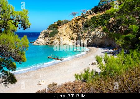 Spiaggia di Apella sull'isola di Karpathos, Grecia, con acqua turchese cristallina Foto Stock