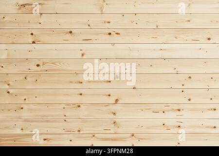 Pannelli di legno chiaro liscio con trama e nodi, disposti orizzontalmente, ideali per l'uso come sfondo Foto Stock