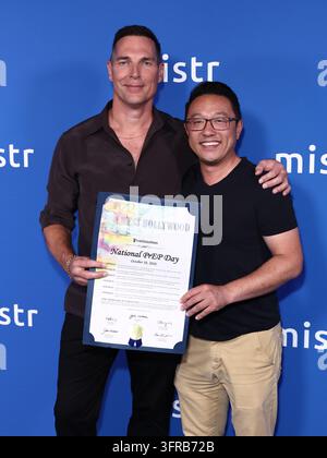 West Hollywood, Stati Uniti. 10 ottobre 2026. Tristan Schukraft e Danny Hang alla 2ª Celebrazione Annuale della Giornata Nazionale PrEP di MISTR, tenutasi al The Abbey Food and Bar il 10 ottobre 2026 a West Hollywood, Los Angeles, California, Stati Uniti. (Foto di Xavier Collin/Image Press Agency) Credit: Image Press Agency/Alamy Live News Foto Stock