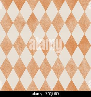 Motivo a diamante senza giunzione con forme a rombo arancione grunge acquerellate su sfondo beige. Texture geometrica arlecchino che crea un design vintage. Uso per carta da parati e tessuti. Stampa tessile retrò circo. Foto Stock