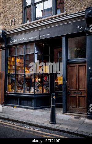 Libreria Libreria in Hanbury Street East London. Piccola libreria curata situata al 65 di Hanbury St London, E1 vicino a Brick Lane. Aperto nel 2016. Foto Stock