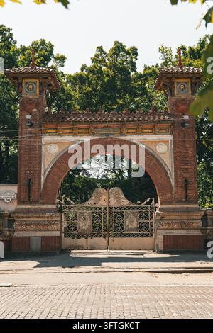 Odessa Ucraina 22 luglio 2026 Porta storica della Fabbrica di Champagne di Odessa sul Viale Francese 36 Costruita nel 1898 Foto Stock