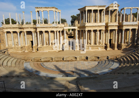 Rovine nel teatro della vecchia città romana Emerita Augusta Ruta de la Plata Merida, provincia di Badajoz Spagna Foto Stock