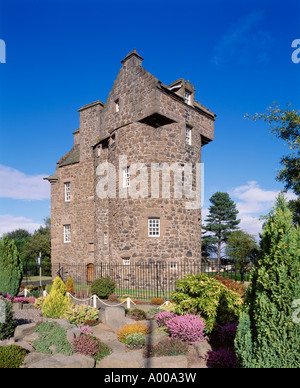 Il castello di Claypotts, città di Dundee, Scotland, Regno Unito. Un sedicesimo secolo Z piano casa a torre Foto Stock