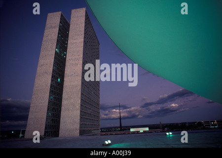 Palazzo dei Congressi di notte Brasilia capitale del Brasile Sud America 1985 OMERO SYKES Foto Stock