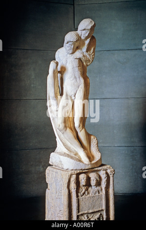 RODANINI STATUA PIETA MILANO ITALIA Foto Stock