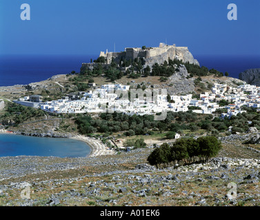 Stadtansicht mit Akropolis-Felsen und Akropolis, Burg, weisse Stadt, Lindos, Rodi, Dodekanes Foto Stock