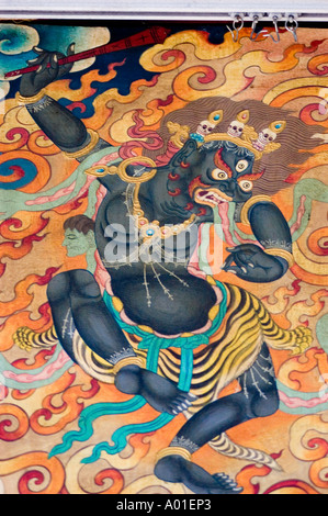 Danda Mahakala guardiano con bastone murale nel Druk Thubten Sangag Choeling monastero Drukpa Kagyu Darjeeling in India Foto Stock