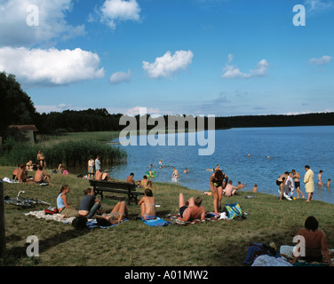 D-Neustrelitz, D-Neustrelitz-Fuerstensee, Mecklenburg laghi, Mueritz national park, Meclemburgo-Pomerania, Grande Lago Fuerstensee, prendere il sole Foto Stock