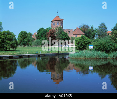 Burg, ruhige Flusslandschaft, Eldelandschaft, Neustadt-Glewe, Elde, Mecklenburg-Vorpommern Foto Stock