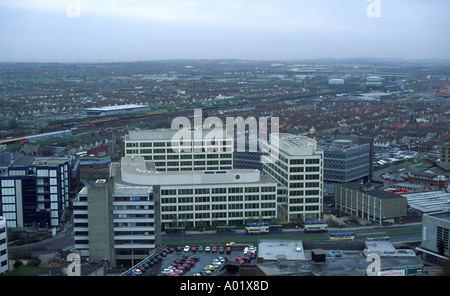 Vista est oltre il centro di Swindon Inghilterra fine degli anni ottanta Foto Stock