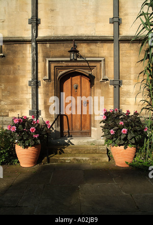 Piante e sportello di fronte Quad del Corpus Christi College Foto Stock