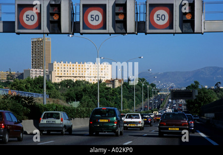 La Francia di Marsiglia Il traffico pesante sulla autostrada A7 Foto Stock