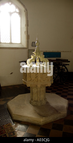 Font, Suffolk Chiesa, East Anglia England Regno Unito Foto Stock