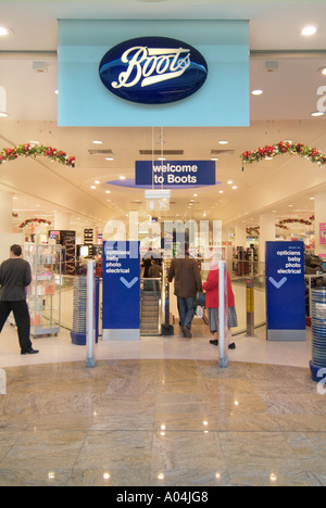 Stivali store shop Trafford Centre Regno Unito Regno Unito Inghilterra Europa GB Gran Bretagna UE Unione Europea Foto Stock