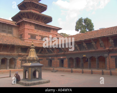 PATAN NEPAL Novembre Tempio Taleju dall'interno Mul Chauk cortile in Durbar Square Foto Stock