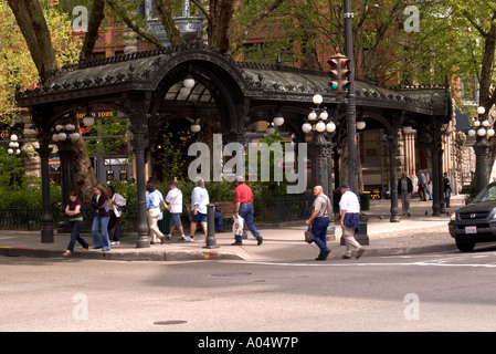 Stati Uniti Washington Seattle Pioneer Sq Tour sotterraneo il palo della luce edifici in mattoni 1890 Foto Stock